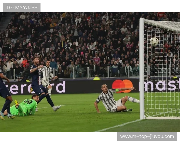 尤文米利克禁区内灵巧摆脱后速射成就闪击