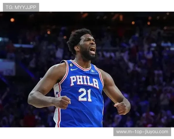 恩比德低位接球，防守开始收缩